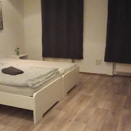 Monteurwohnung Bei Nina Egr Apartment Zeitz