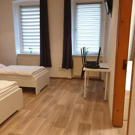Apartmán Monteurwohnung Bei Nina Egr