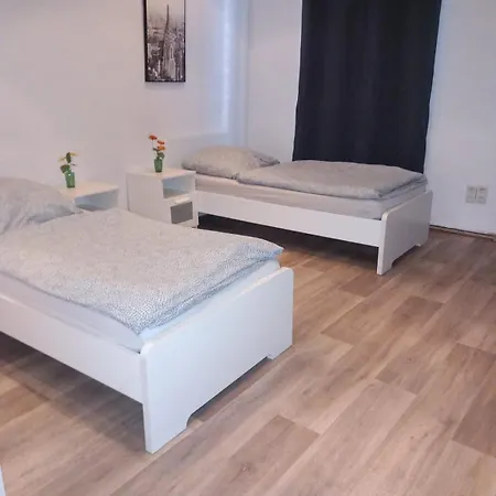 Apartment Monteurwohnung Bei Nina Egr Zeitz